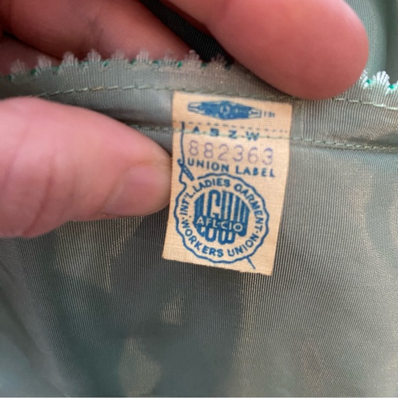 Vintage pale green beaded evening gown no label - 1955 - 1965 - Picture 8 of 16